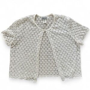 Robbie Bee White Floral Crochet/Lace Short Sleeve Button Cardigan